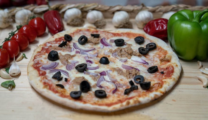 PIZZA TONNO E CIPOLLA - Pizza Pinochio Craiova